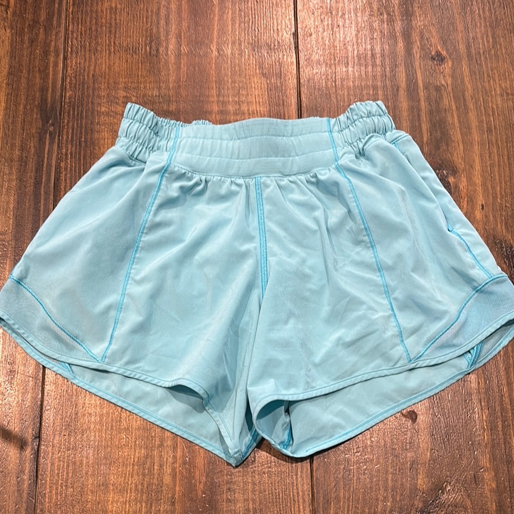 Lululemon Athletica Blue Athletic Shorts Lightweight Breathable Hotty Hot 4inLR